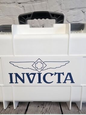 Invicta 8-Slot Dive Impact Watch Case. White. Navy (DC8WHT-NVY)